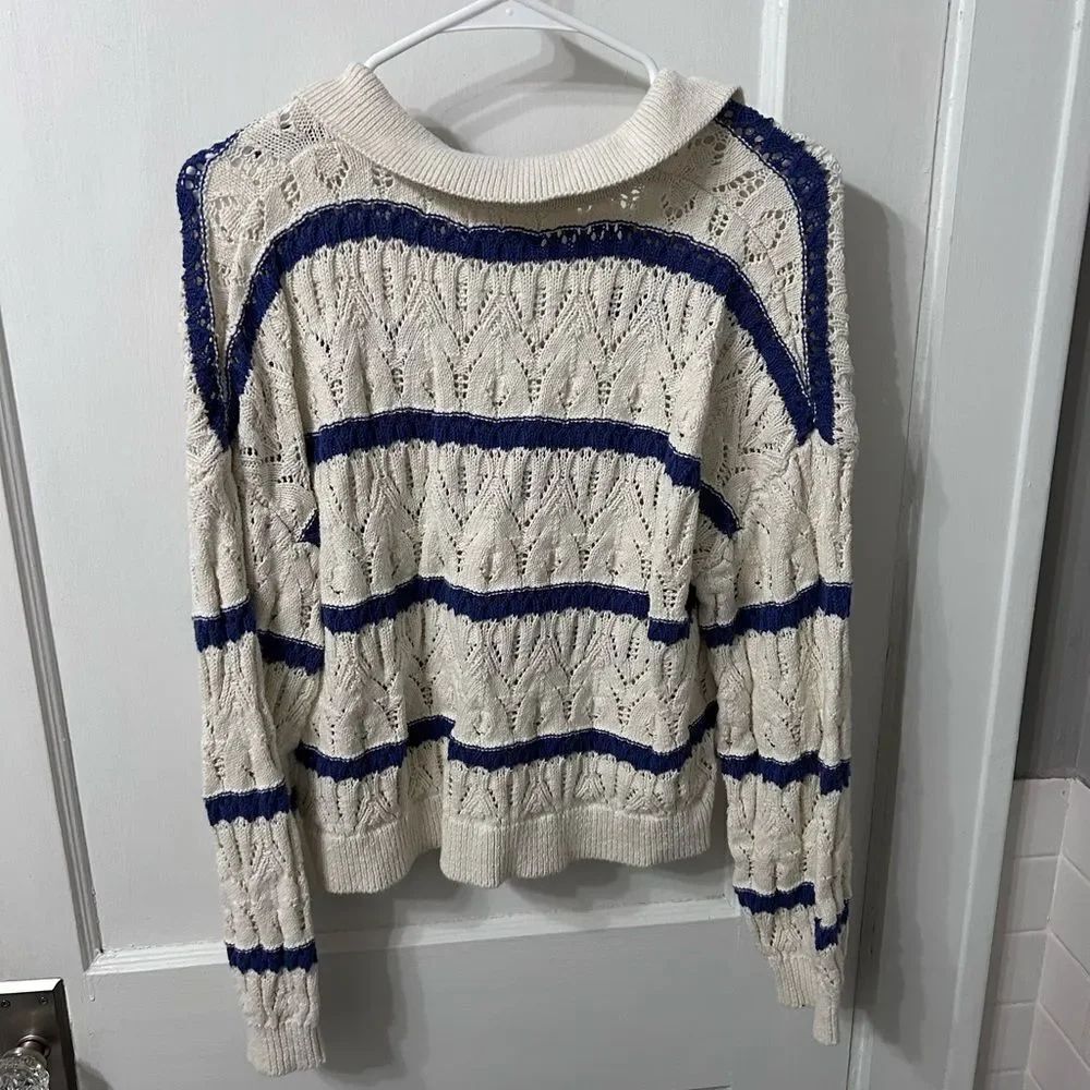 Universal Thread V-Neck Sweater - Picture 3 of 3